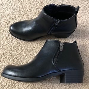 Women’s black booties with small heel, size 7